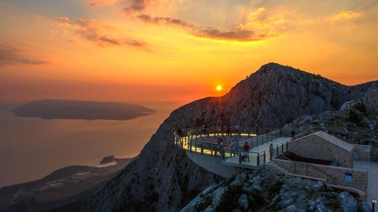 Bili-sea View In The Center Apartment Makarska
