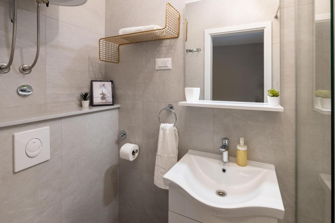 Apartment Bili-sea View In The Center Makarska