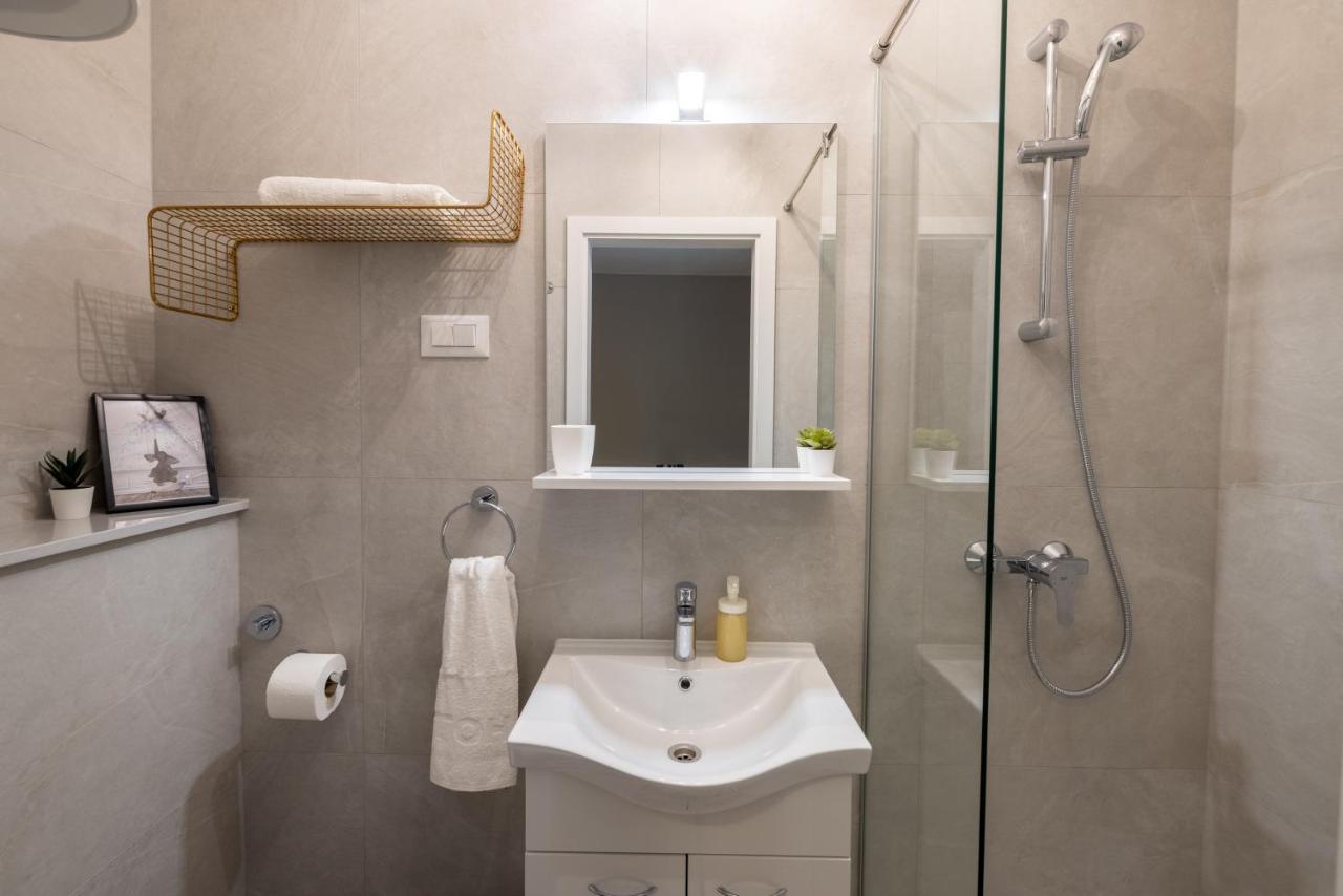 Bili-sea View In The Center Apartment Makarska